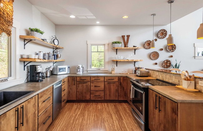 Private Retreat w/ Hot Tub, Amazing Views, Game Room Silver Spoon by Avantstay - Foto 31