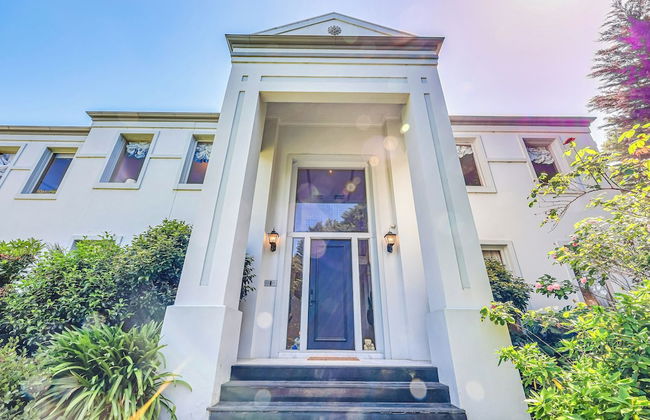 StayAU Expansive 7BR Villa Warrandyte - Foto 6