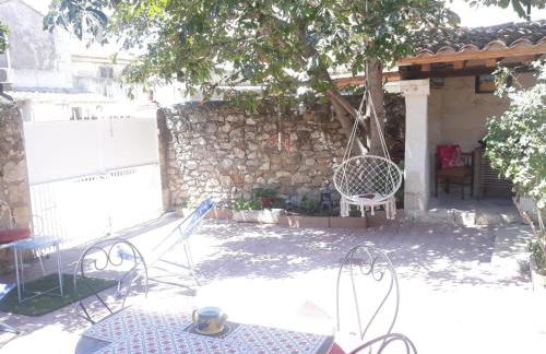 La capucinette à l’ombre du marronnier - Foto 18