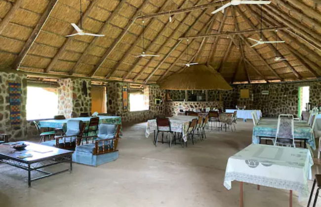 Bungalow 2 on This World Renowned Eco Site 40 Minutes From Vic Falls Fully Catered Stay - 1982 - Foto 2