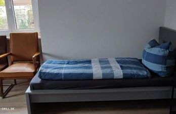 Große Monteurwohnung bei Würzburg bis 6 Personen mit eigenen gratis Parklätzen und Grill und WLAN 3x Schlafzimmer - nur Einzelbetten - Foto 6