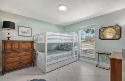 Beautiful Home - Oasis Backyard with Heat Pool - Foto 79