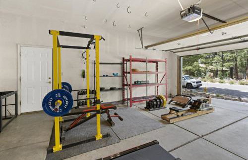 Stylish Home with in Home Gym AC Fully Fenced Yard - Foto 17