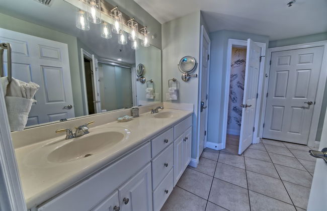 Cozy Oceanfront Condo with Beachside Pool - Unit 1602 by RedAwning - Foto 32