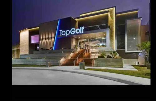 King Bed, 3 miles to Stadium - Foto 29