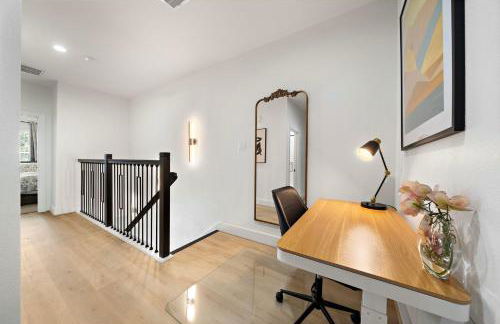 Near DT & Med Center Townhouse WiFi Games Pets - Foto 3