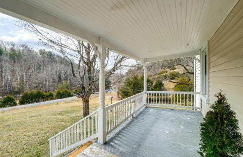 3 and Picturesque Acres! Historic Lexington Farmhouse - Foto 27