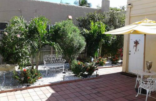 Comfy Queen Bed Studio, Downtown West Palm - Foto 6