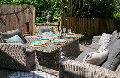 4 Bed House Sleeps 9 - Parking Garden Bbq Wifi - Foto 12