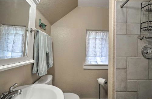 Creekside Home with Patio, Walk to Manitou Incline! - Foto 18