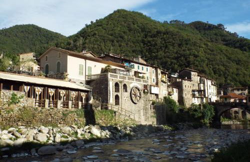 Principessa Grace Apartment Isolabona Italy Sleeps 3 - Foto 11