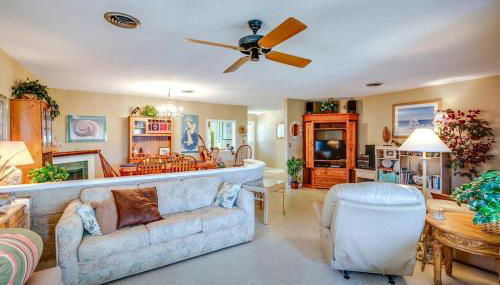 Spacious Home with Yard - 1 Mi to Ormond Beach - Foto 3