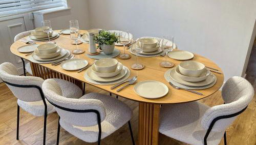 Stylish 3BR House with Free Parking & Garden - Foto 3