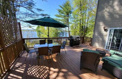 Spacious, modern, home by the lake! - Foto 46