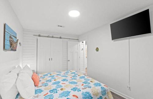 Spacious Dog-Friendly Unit with Game Room & Private Yard, Walk to East PCB Beach - Foto 14