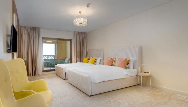 Massive 2 Bedroom with Palm View Balqis - Foto 4, Habitación