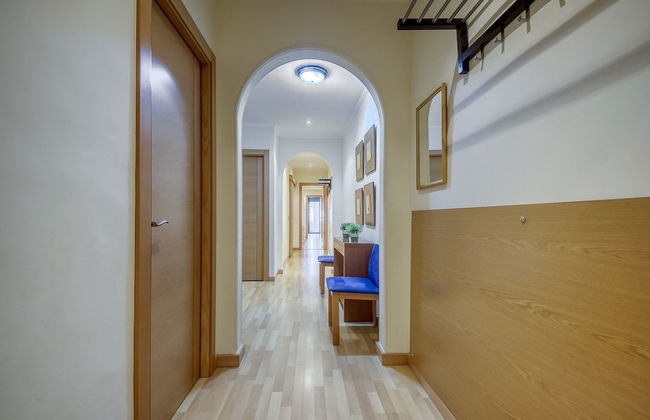 Apartment With View in Roses - Photo 28