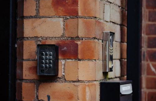 Modern Flat l Molineux 5 Min l Smart TV l WiFi l Free Parking - Foto 30