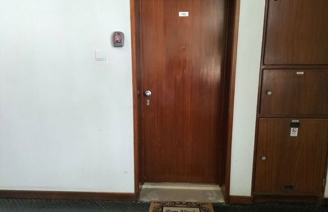 Amazing Green Tower 3 Castle Flat With Balcony - Photo 37