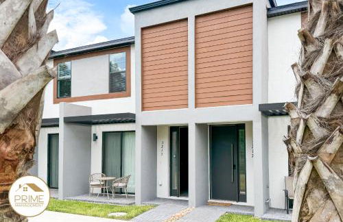 Elegant 3BR Townhouse wResort Pool10 Min Disney - Foto 54