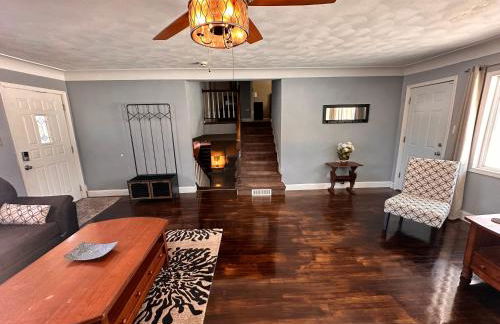 A huge Sprawling House on a large lot -15 minutes to St Louis - Foto 35