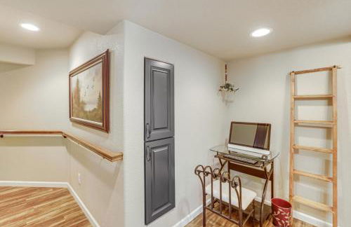 6 Mi to Aurora Reservoir Apt with Patio! - Foto 10