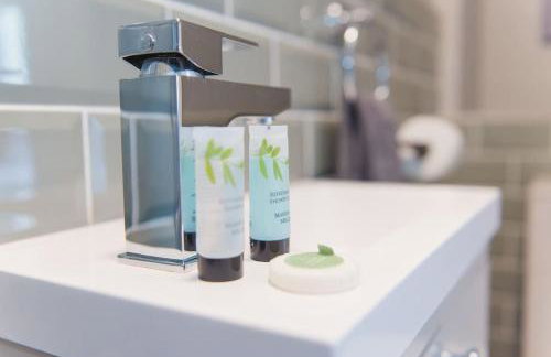 LYNNTON HOUSE Stunning 6 bed Town Centre House ALL with En-Suites Prime Location Tamworth - Foto 39