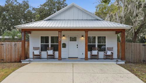 Cozy Coastal Cottage Minutes to Beach and Downtown - Foto 2