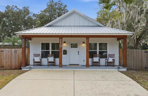 Cozy Coastal Cottage Minutes to Beach and Downtown - Foto 2