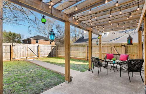 Stone Cottage 3 Bedroom Getaway - Stroll to DT Franklin - Historic Blakely House - Foto 6