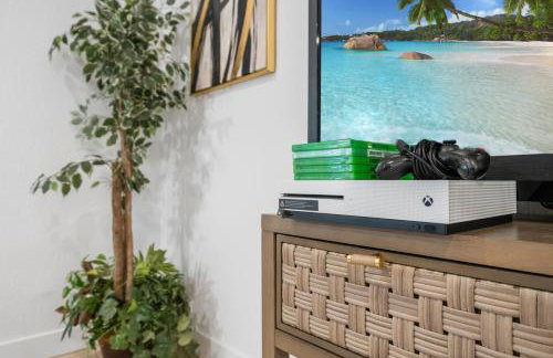 Entire Private Home with 4 Bedrooms 3 Bathrooms, Big Yard, View, , King Bed, 10 Parking, Available Now - Foto 40