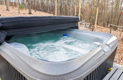 River Access Cabin with Hot Tub, Fire Pit, & WiFi! - Foto 38