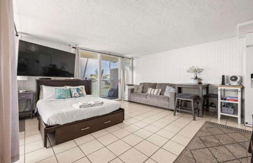 Amazing Beachfront Condo with AC - Photo 7