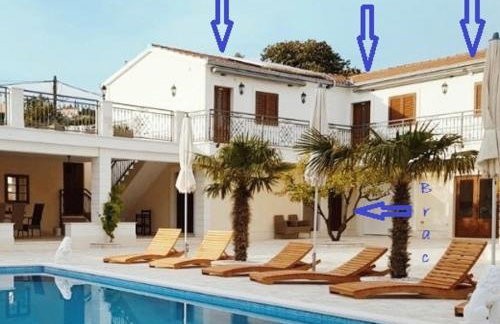 Villa Ludilo mit 4 Apartments in Poljica - Marina bei Trogir Split - Photo 5