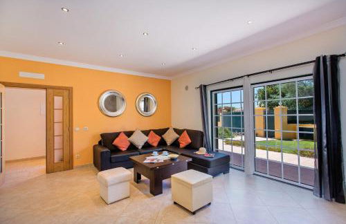 Villa Nincha - Heated Pool - Free wi-fi - Air Con - Foto 5