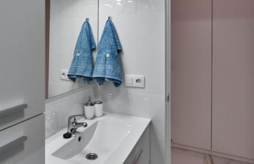 Palm View House - Photo 8