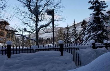 Stunning at Solitude, Steps from Chair Lift, East #103 - Foto 24