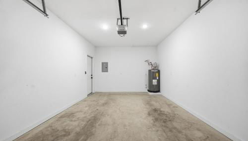 Modern 2BR2BA Retreat Bright & Airy - Photo 3