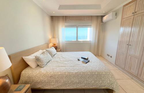 Villa Amorio a spacious modern getaway with a private heated pool & Sea Views - Foto 31