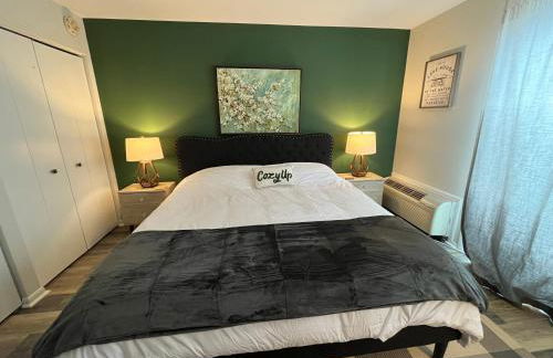 Newly Updated Modern, Spacious, and Cozy Condo- Right on the Lake! - Foto 39