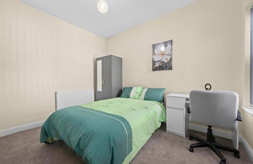 Three Bedroom House By Brookland Stays Serviced Accommodation Short Lets Manchester With Free WiFi - Foto 9