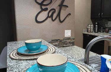 Sunset Retreat, Clean Modern 3BR, Garage, Near 191 - Foto 61