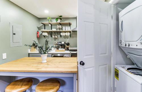 5 Mi to National Harbor Stylish Apt with Patio! - Foto 7