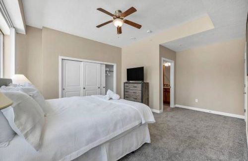 Luxury Condo w/ Lake Views! Center of Downtown - Foto 10