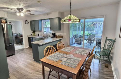 Updated cottage, Screened Patio, Near Lake Barkley - Foto 4