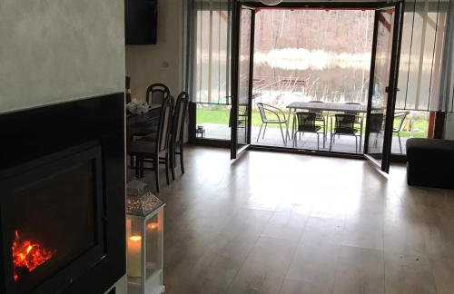 Urokliwy Domek nad Brzegiem Jeziora - Foto 21