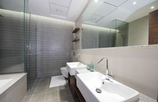 Luxury StayCation - Spacious Apartment Amidst Lush Green Parks - Photo 20