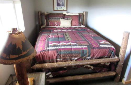 Scenic Vacation Cabin with 360° Mountain Views near Yellowstone National Park in Madison River Valley, Montana - Foto 20