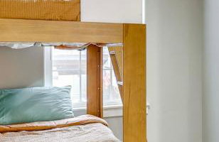 North End blue -Hot Tub - Fire Pit - Downtown -4BR - Photo 18