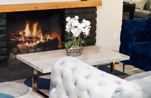 NEW Lux 5BR Villa Near Disney, Knotts, LA, OC with Hot Tub & Games - Photo 57